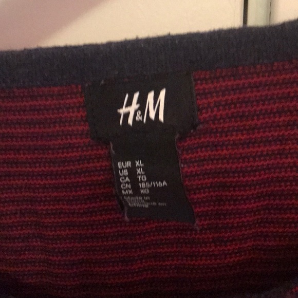 Elbow Patches, H&M T-shirt - Picture 3 of 4